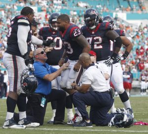  Oct 25, 2015; Miami Gardens, FL, USA; Houston Texans running back Arian Foster (23) stands up after being injured in the fourth quarter against the Miami Dolphins at Sun Life Stadium. The Dolphins won 44-26. Mandatory Credit: Andrew Innerarity-USA TODAY Sports 