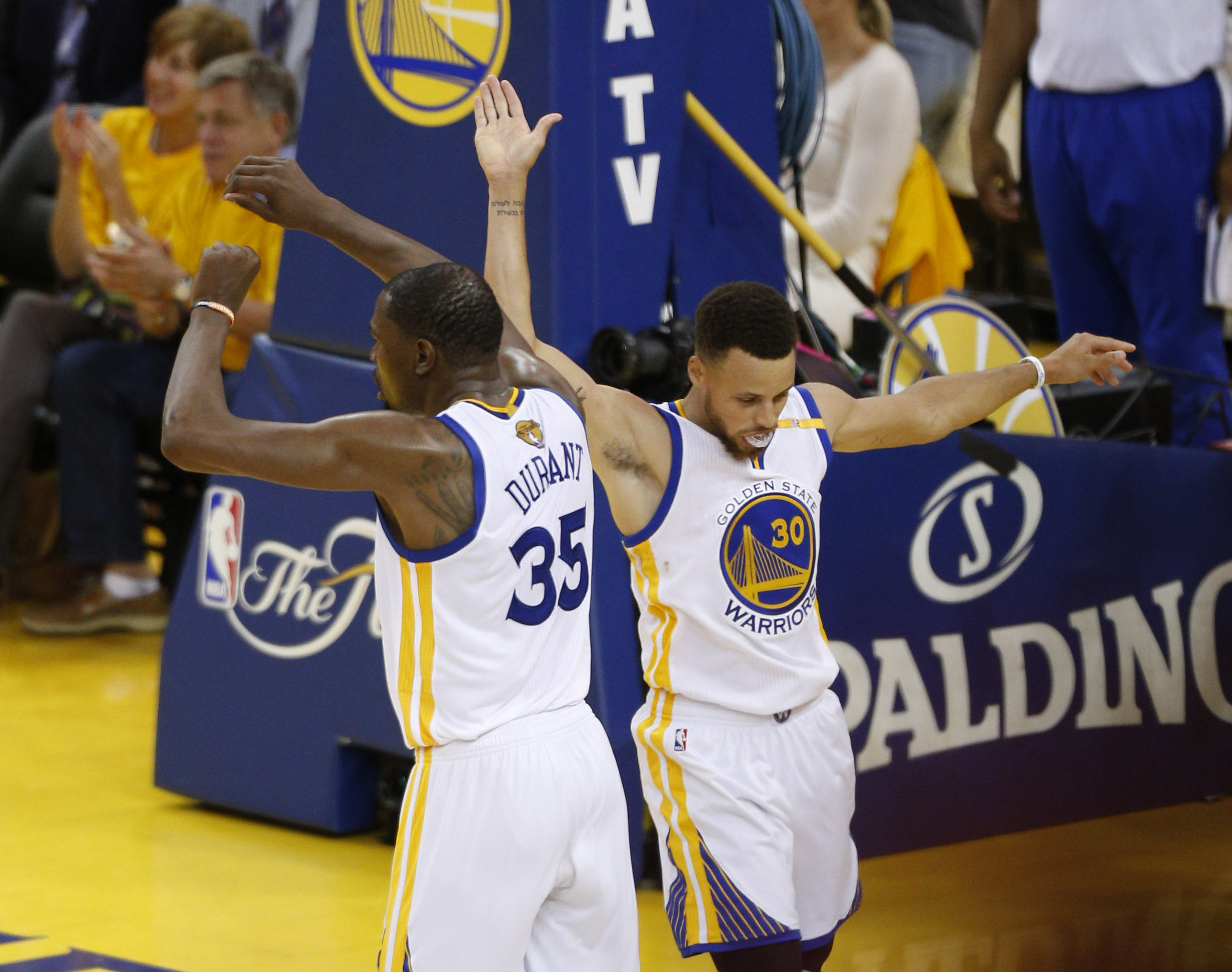 Kevin Durant, Stephen Curry lead Warriors to NBA title