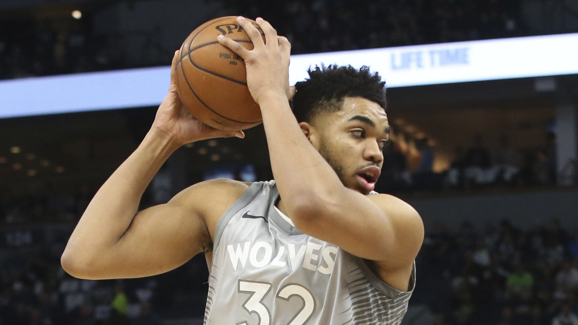 Who are Karl-Anthony Towns Parents, Karl Towns Sr. and Jacqueline