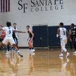 Santa Fe player catches pass