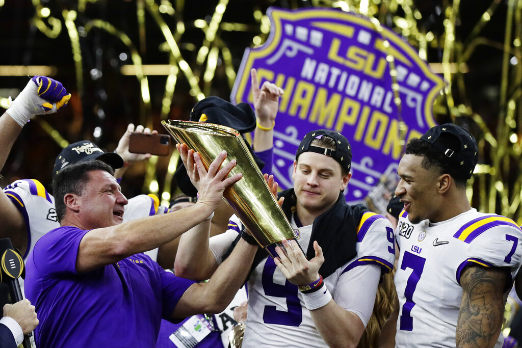 Atlanta Braves bringing the World Series trophy to Clemson