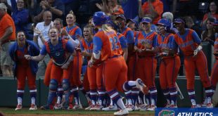 Gators team cheers on Lindaman