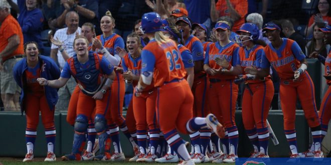 Gators team cheers on Lindaman