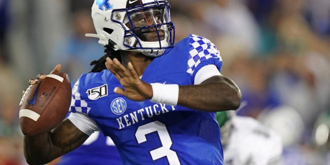 Kentucky quarterback back to throw