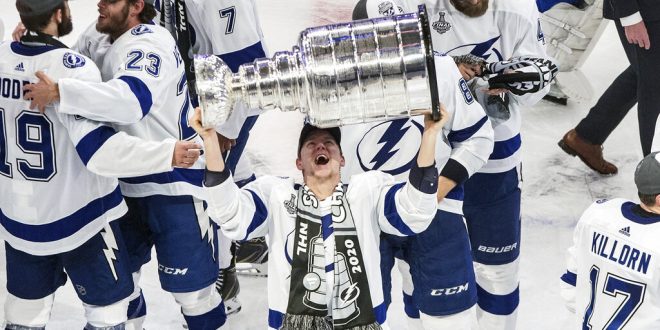 Lightning Lift Stanley Cup Banner in Season Opener against Chicago