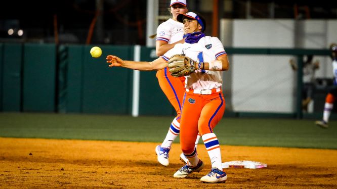 Gators Fall To Usa Softball In Exhibition Espn 98 1 Fm 850 Am Wruf