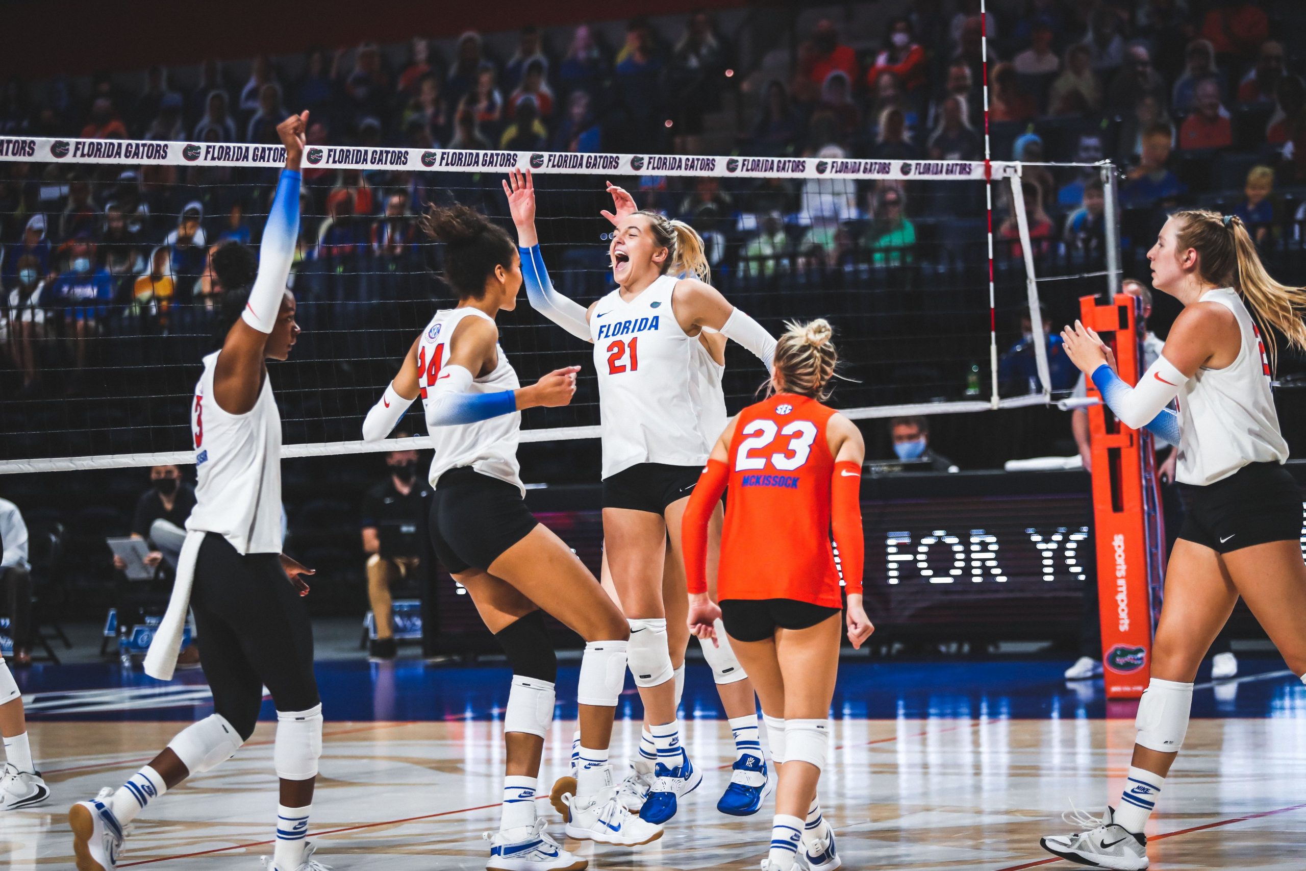 Gator Volleyball Smashes Aggies - ESPN 98.1 FM - 850 AM WRUF