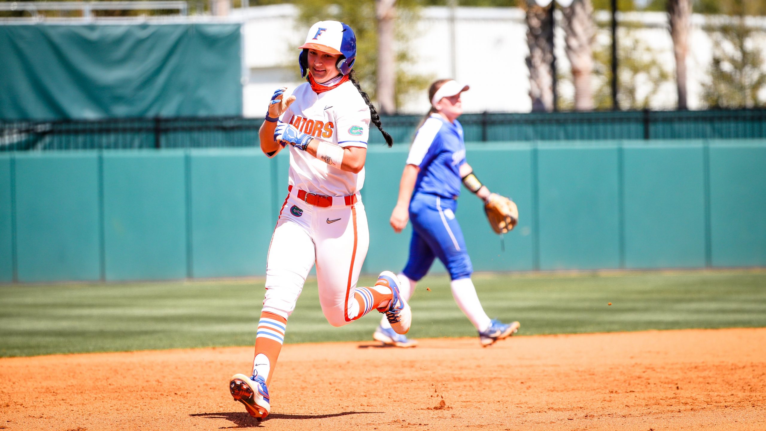 Despite Late Comeback, Softball Falls To Kentucky 42 in Series Finale