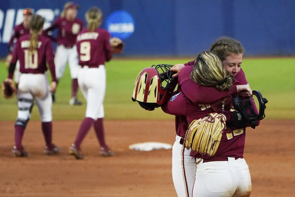 UCLA Bruins beat OU Sooners, force NCAA softball WCWS semifinal Game 2