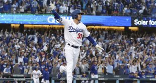 Dodgers Cody Bellinger hits game-tying three-shot
