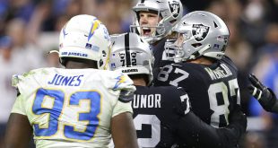 Raiders celebrate win in the AFC