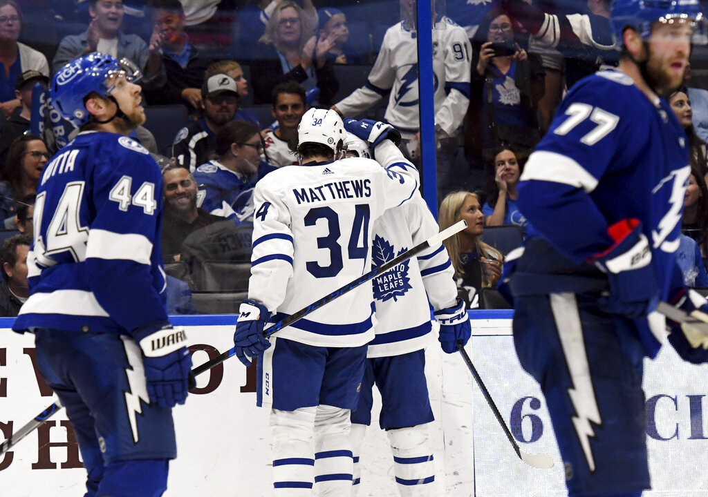 NHL roundup: Auston Matthews' 2nd straight hat trick lifts Leafs