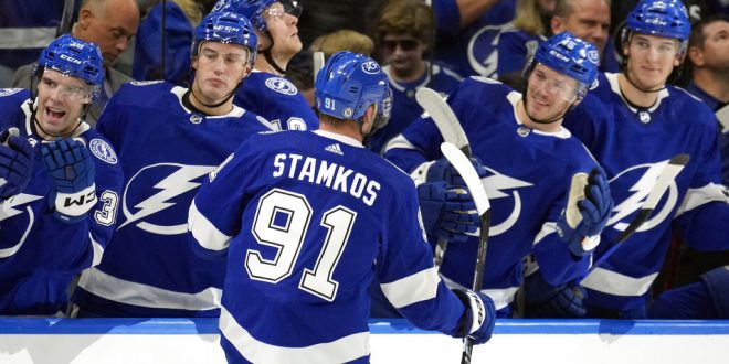 Lightning's Steven Stamkos scores 500th NHL goal against Canucks