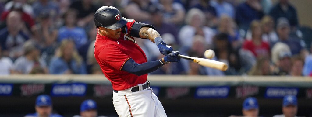 Carlos Correa stars against former team as Twins beat Astros 6-2 in Game 2  to tie ALDS