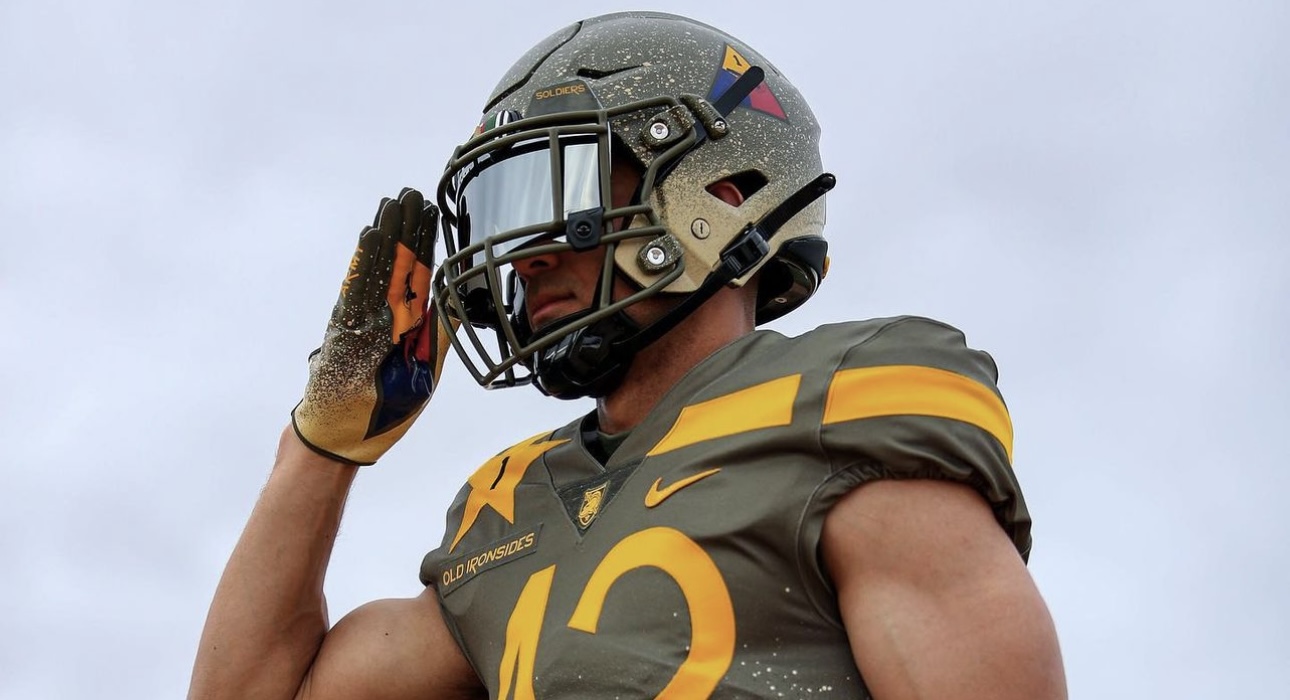 The Black Knights' 2022 Army-Navy Game Uniform Honors 1st Armored in World  War II