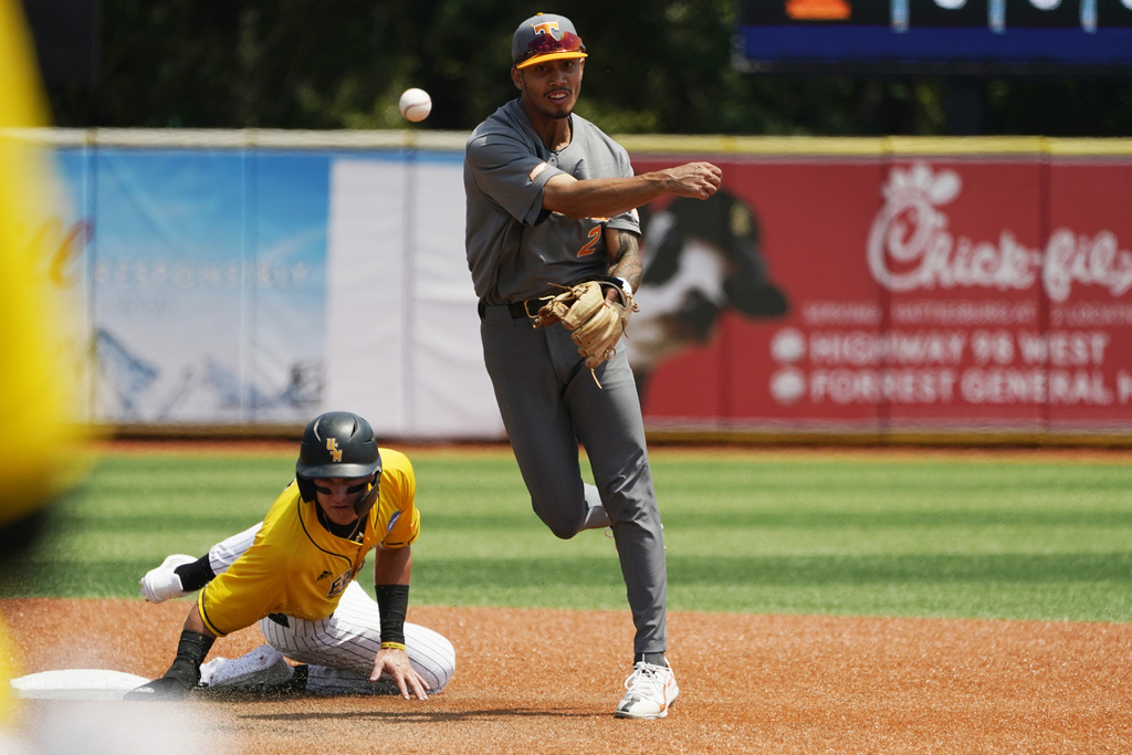 Tennessee Looks to Join LSU and Florida in Omaha ESPN 98.1 FM 850