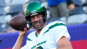 Jets quarterback Aaron Rodgers takes the field against the Buffalo Bills on Monday. (USATI)