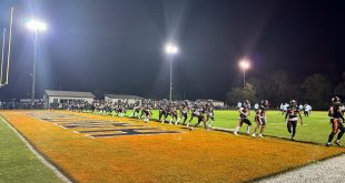 Hawthorne Football warming up