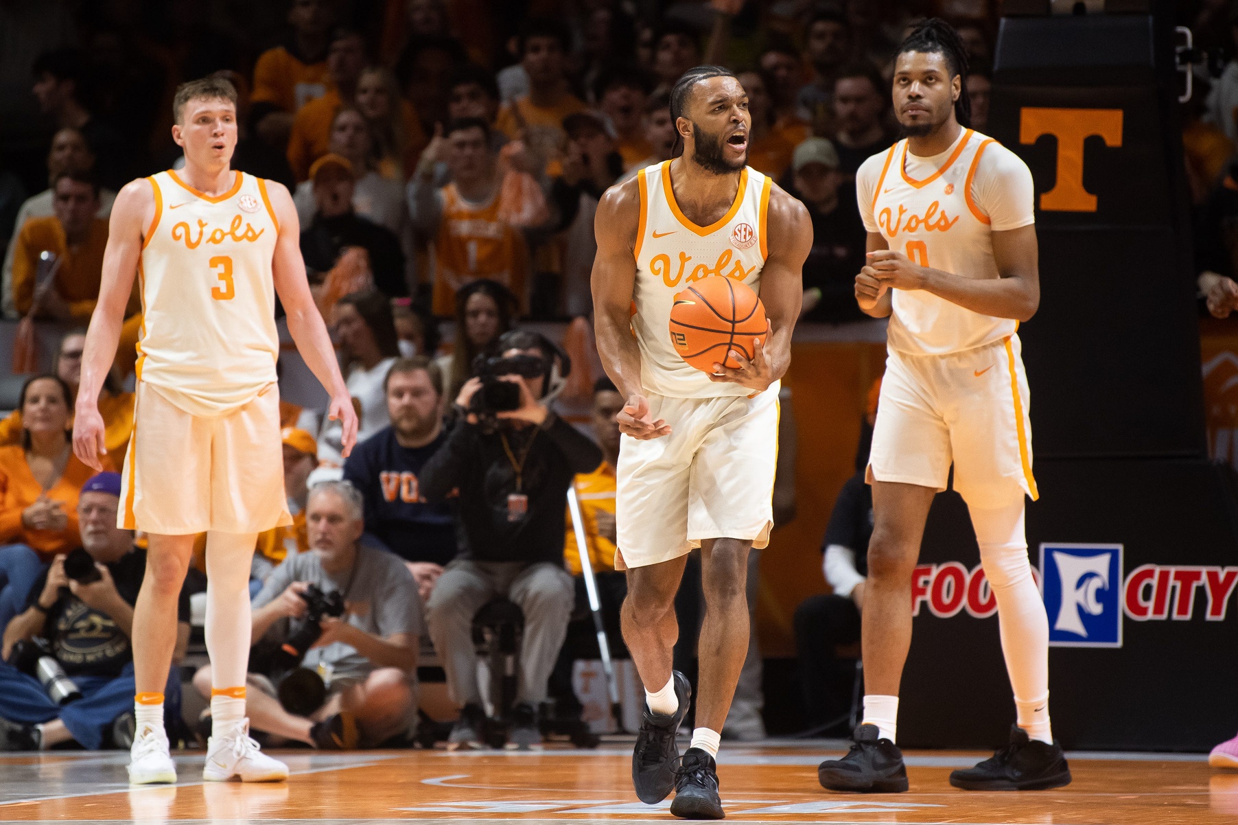 No. 5 Tennessee to Take on No. 10 Kentucky in Lexington – ESPN 98.1 FM – 850 AM WRUF