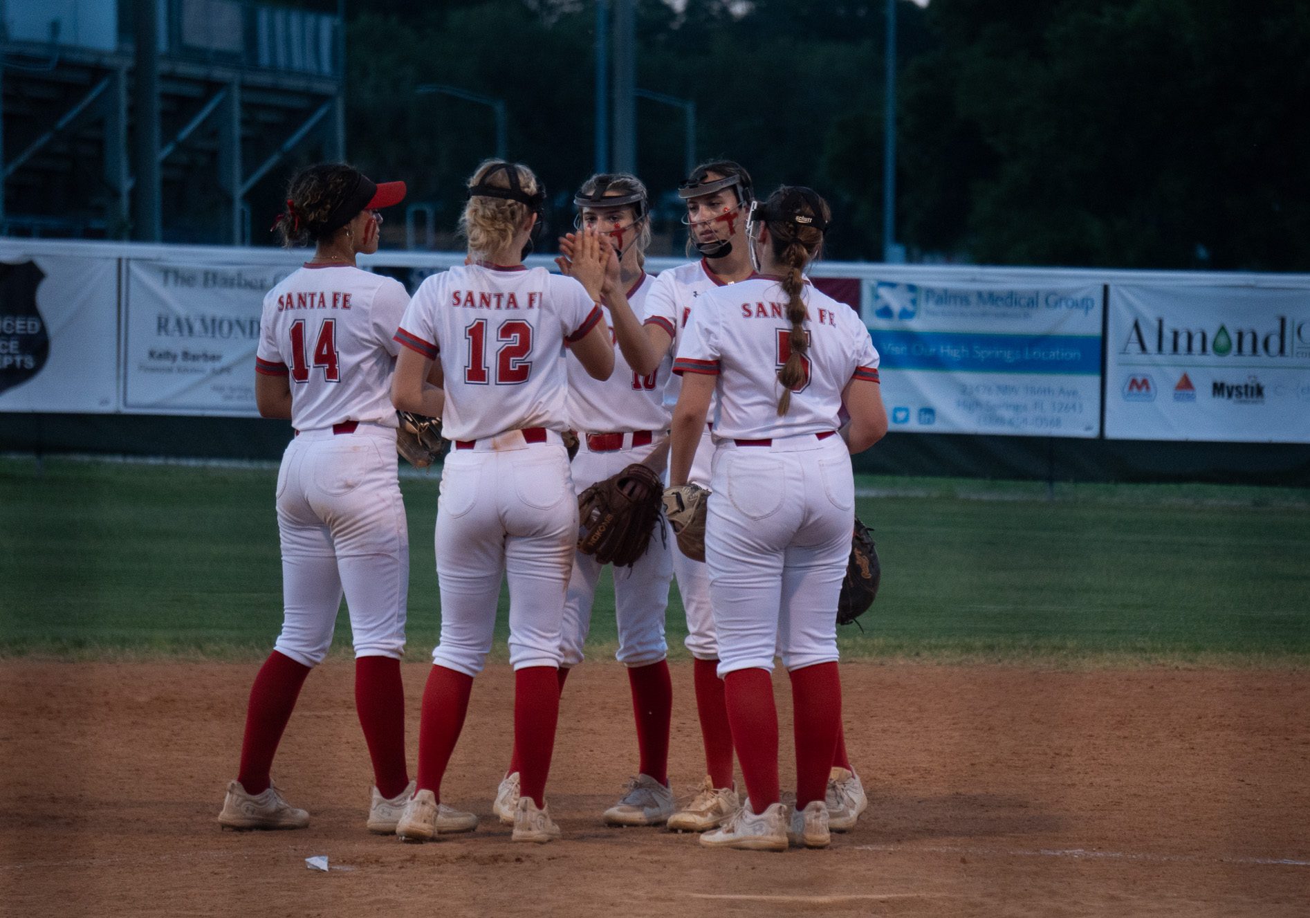 Santa Fe Raiders Softball Secures Win Against Columbia Tigers - ESPN 98.1 FM - 850 AM WRUF