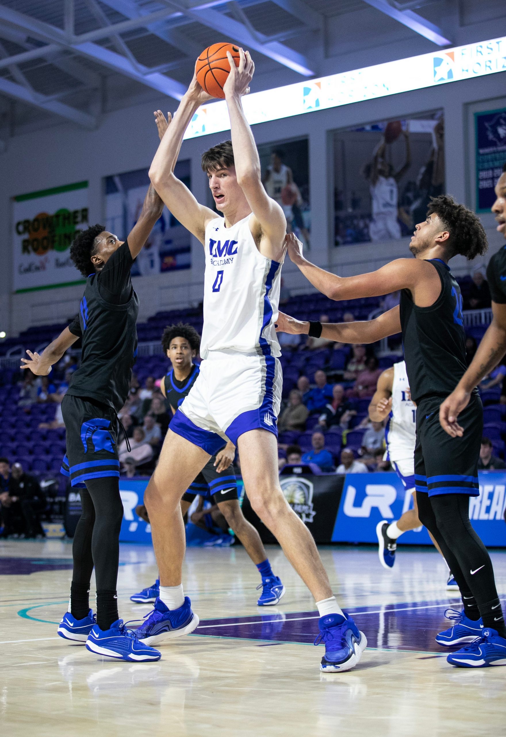 'The World's Tallest Teenager': 7-foot-7 Rioux Ready to Head to UF