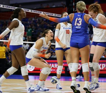 Florida Volleyball Sweeps Norfolk State in Home Opener
