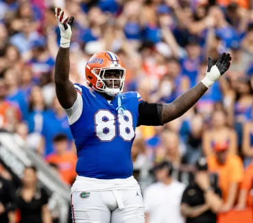 Caleb Banks Next Gator Sidelined With Lower-Leg Injury