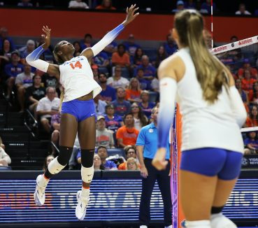 Florida Volleyball Upsets No. 16 Tennessee in Five-Set Battle