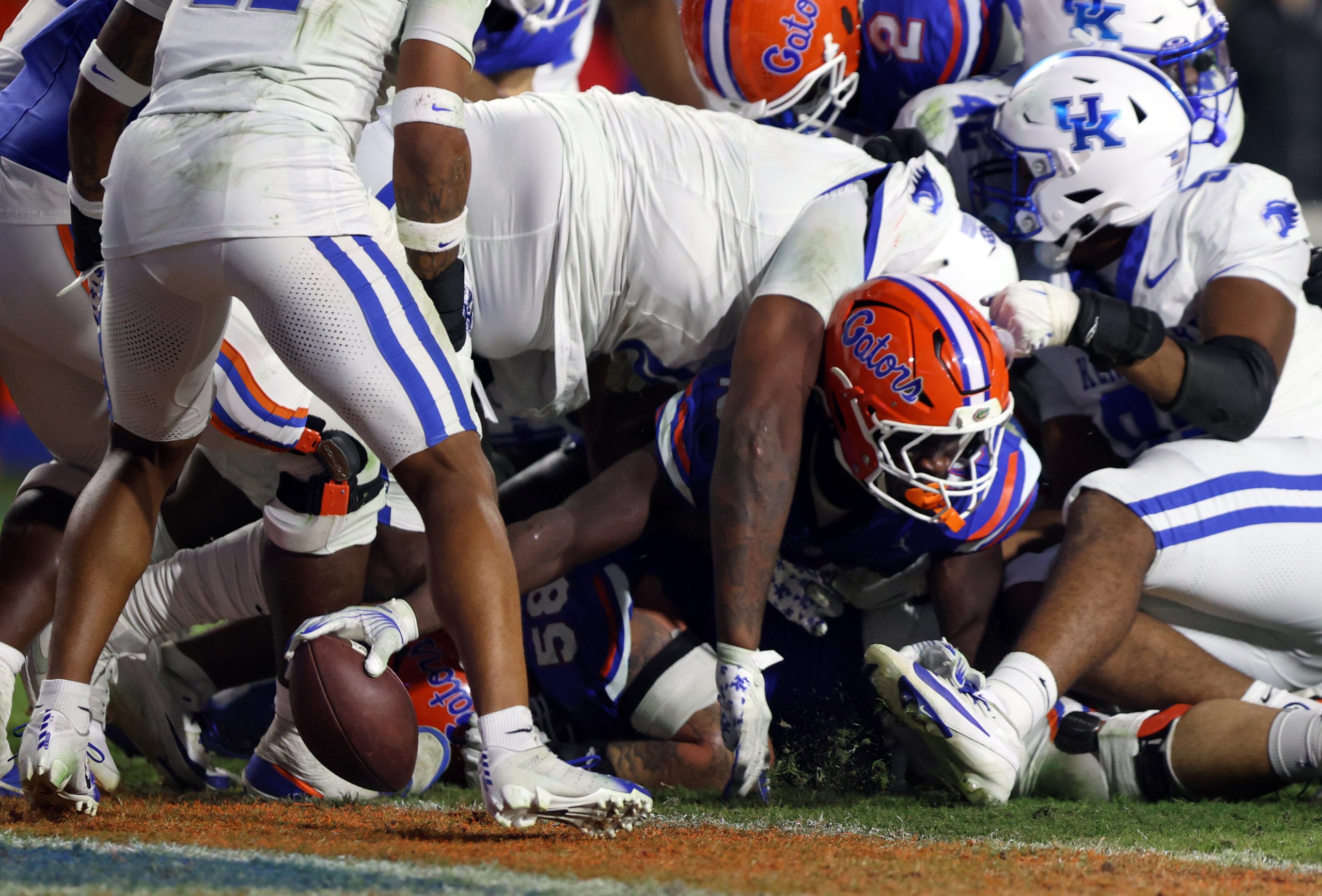 Scouting Kentucky: Bowl Hopes Hang in Balance for Gators, Wildcats