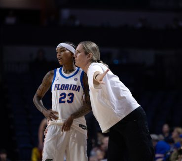 Liv McGill, Me’Arah O’Neal Fuel Strong Start for Gators Women’s Basketball