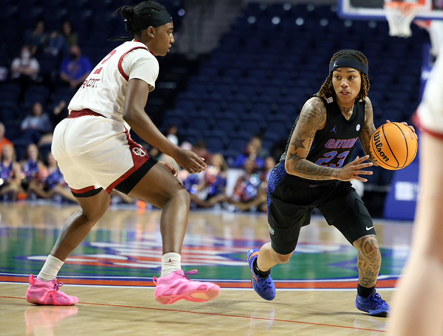 Florida basketball faces Chattanooga.