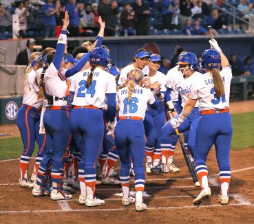 Undefeated Florida Softball Moves Up to No. 6 in Softball America Rankings