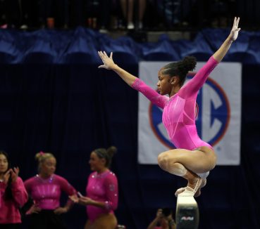 Florida Gymnastics Records First 10 of Season in Road Win