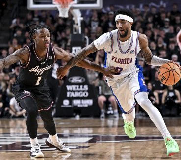 Florida Controls Texas A&M to Move Alone Atop SEC Standings