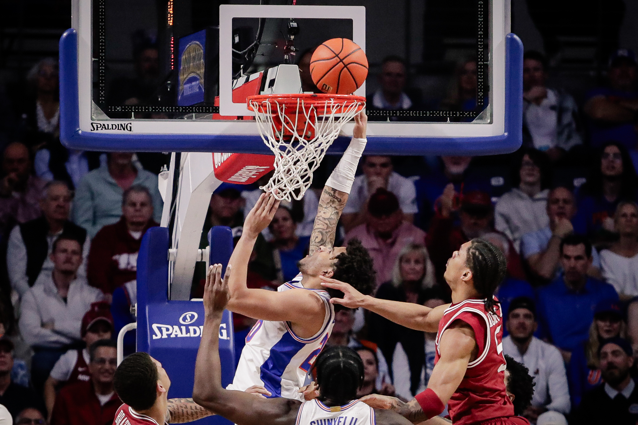 No. 7 Florida Cuts Down Net in 111-77 Demolition of No. 20 Arkansas