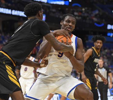 Rueben Chinyelu Named NABC Defensive Player of the Year