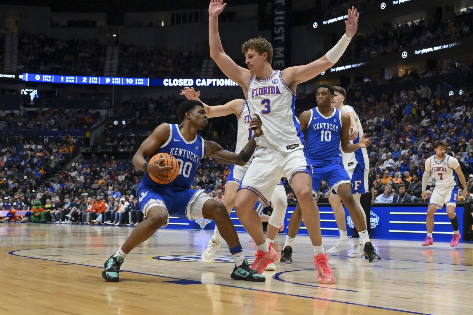 Florida’s Micah Handlogten Prays, Shines on Court Where Season Once ...