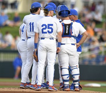 No. 21 Florida Baseball Crumbles in 9th to Lose Series to Ole Miss
