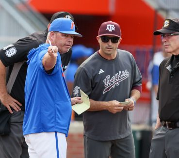 Florida Baseball Drops Game 2 Against Homer-Hitting Aggies