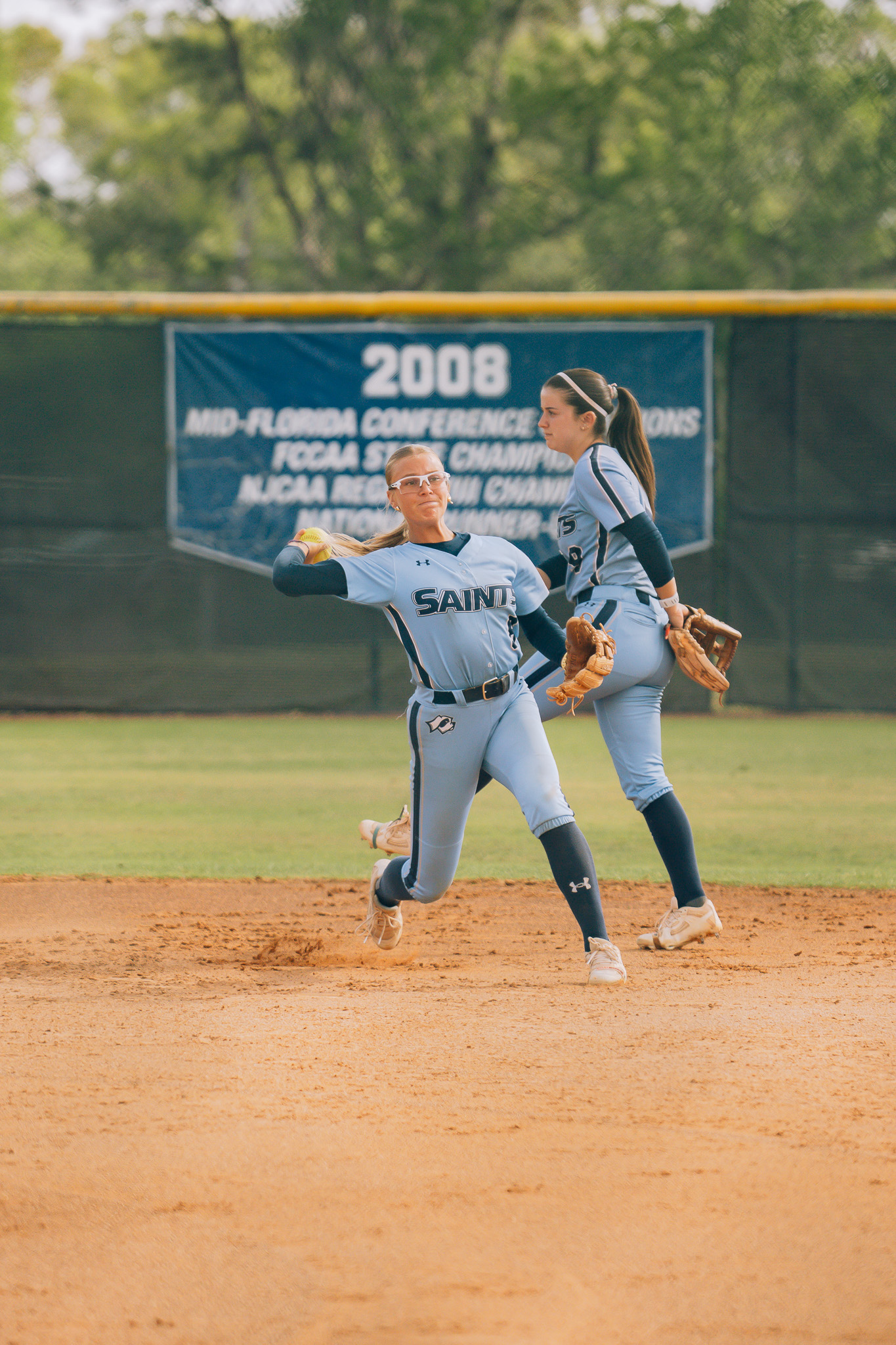 Santa Fe shortstop Tegan Grizzard throws the ball.