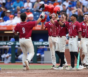 Troy Hangs 16 on Florida, Sends Gainesville Regional to Monday Finale