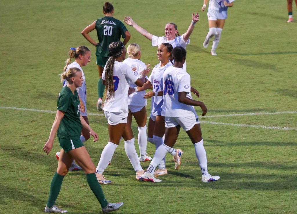 No. 20 Florida Soccer Routs Jacksonville 6-0 to Cap Undefeated Homestand