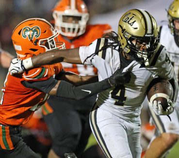 Buchholz Routs Eastside to Extend Undefeated Start