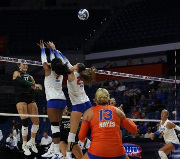 Gators Volleyball Dominates Dolphins to Extend Win Streak