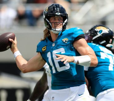 Trevor Lawrence, Jaguars Bury Browns in Season Opener