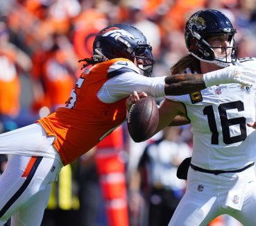 Jaguars’ Offense Stalls as Broncos Rally Late for Win