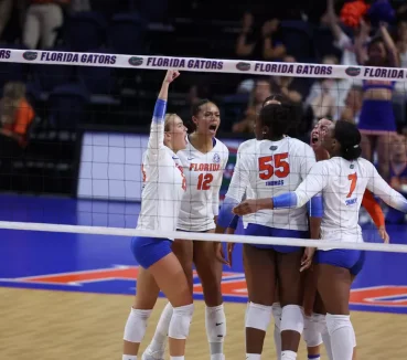 Florida Volleyball Beats FAU, Remains Undefeated at Home