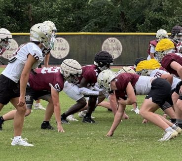 Oak Hall Football Off to Strong Start