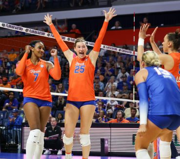 No. 7 Florida Volleyball Defeats No. 3 Kentucky in Five-Set Thriller