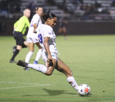 Lena Bailey Strikes Late as Florida Soccer Stuns No. 5 Alabama